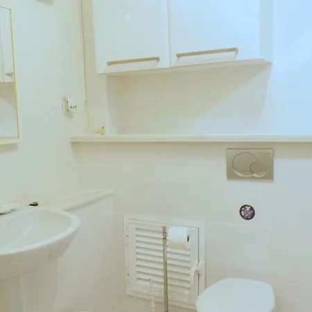 Stylish Private Pool Ideal For Large Family Villa