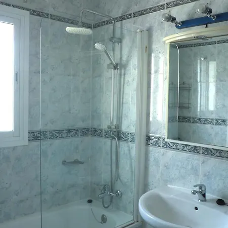 Stylish Private Pool Ideal For Large Family Villa