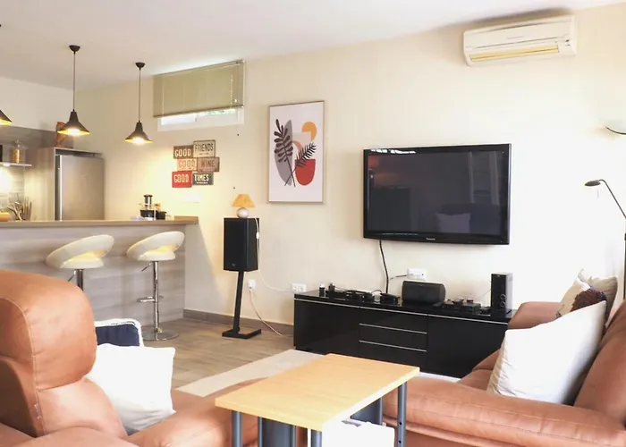 Stylish Private Pool Ideal For Large Family